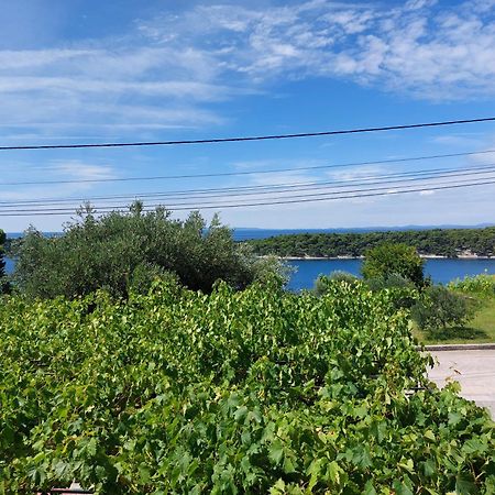 Apartments Mlacovic Rab Town Bagian luar foto