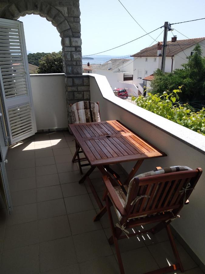 Apartments Mlacovic Rab Town Bagian luar foto