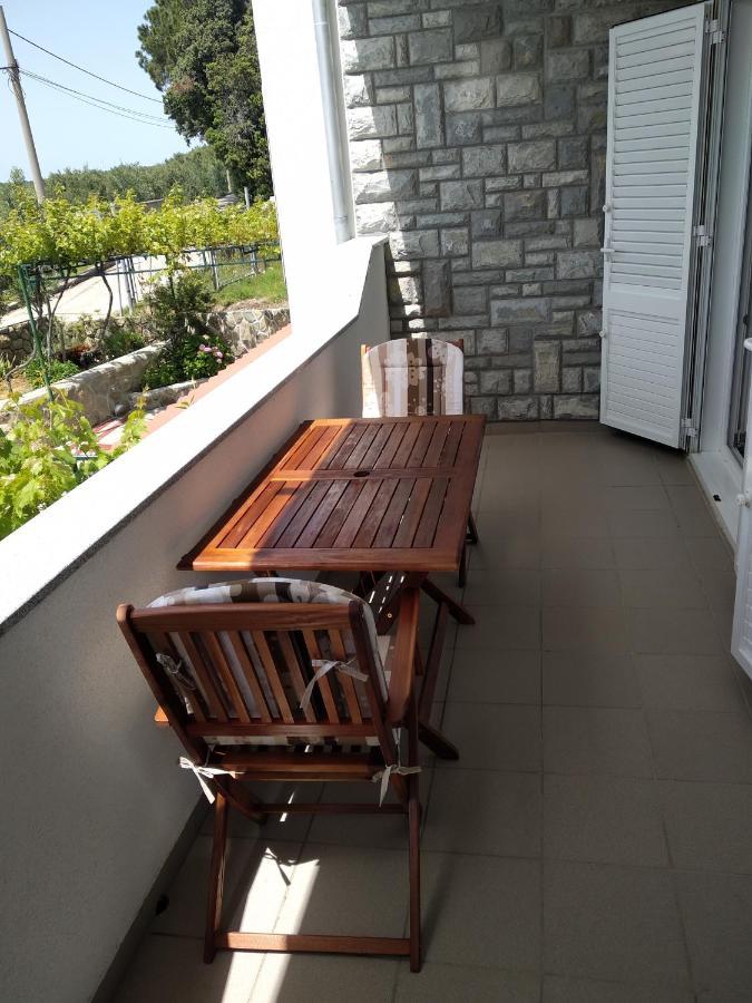 Apartments Mlacovic Rab Town Bagian luar foto
