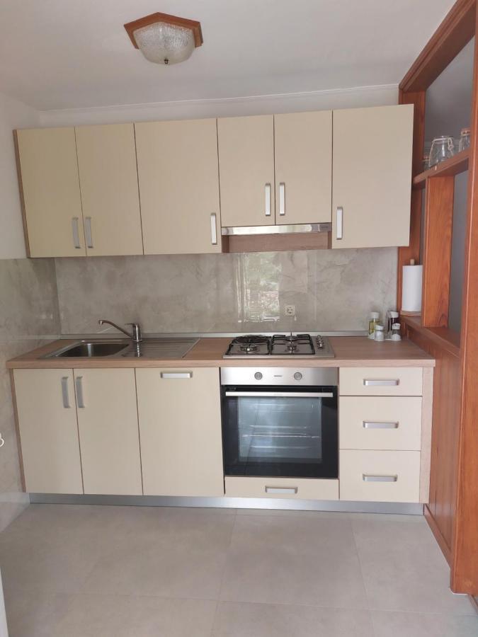 Apartments Mlacovic Rab Town Bagian luar foto