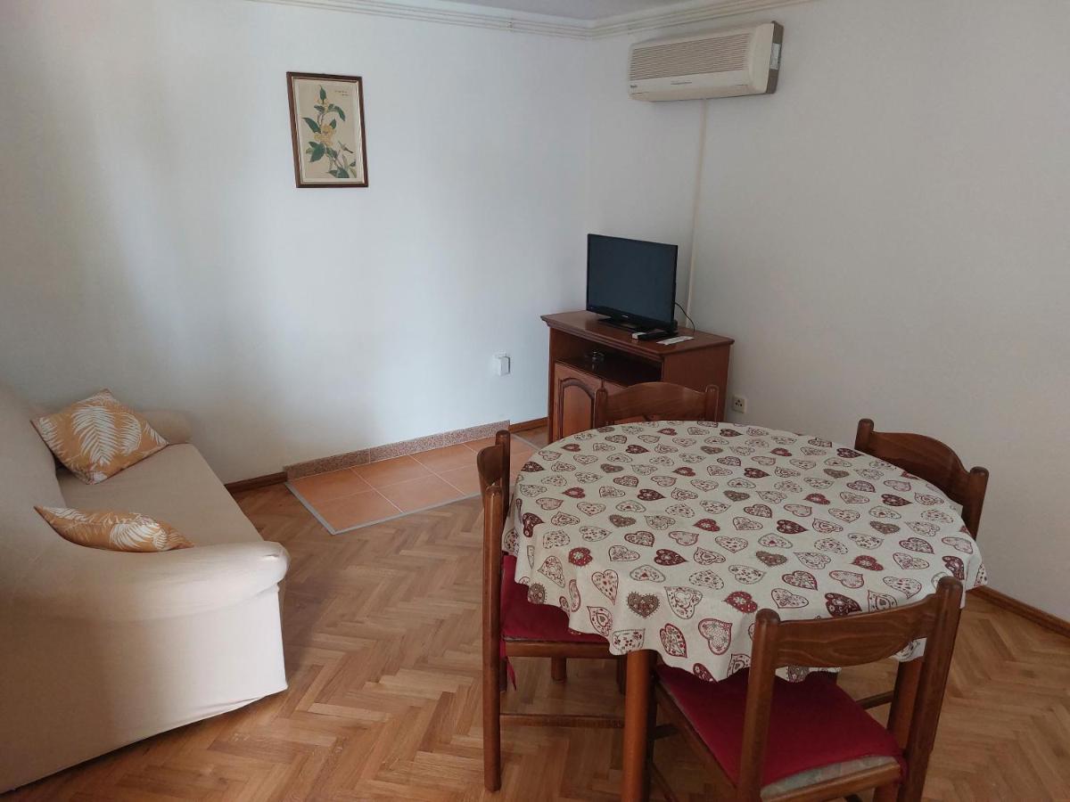 Apartments Mlacovic Rab Town Bagian luar foto