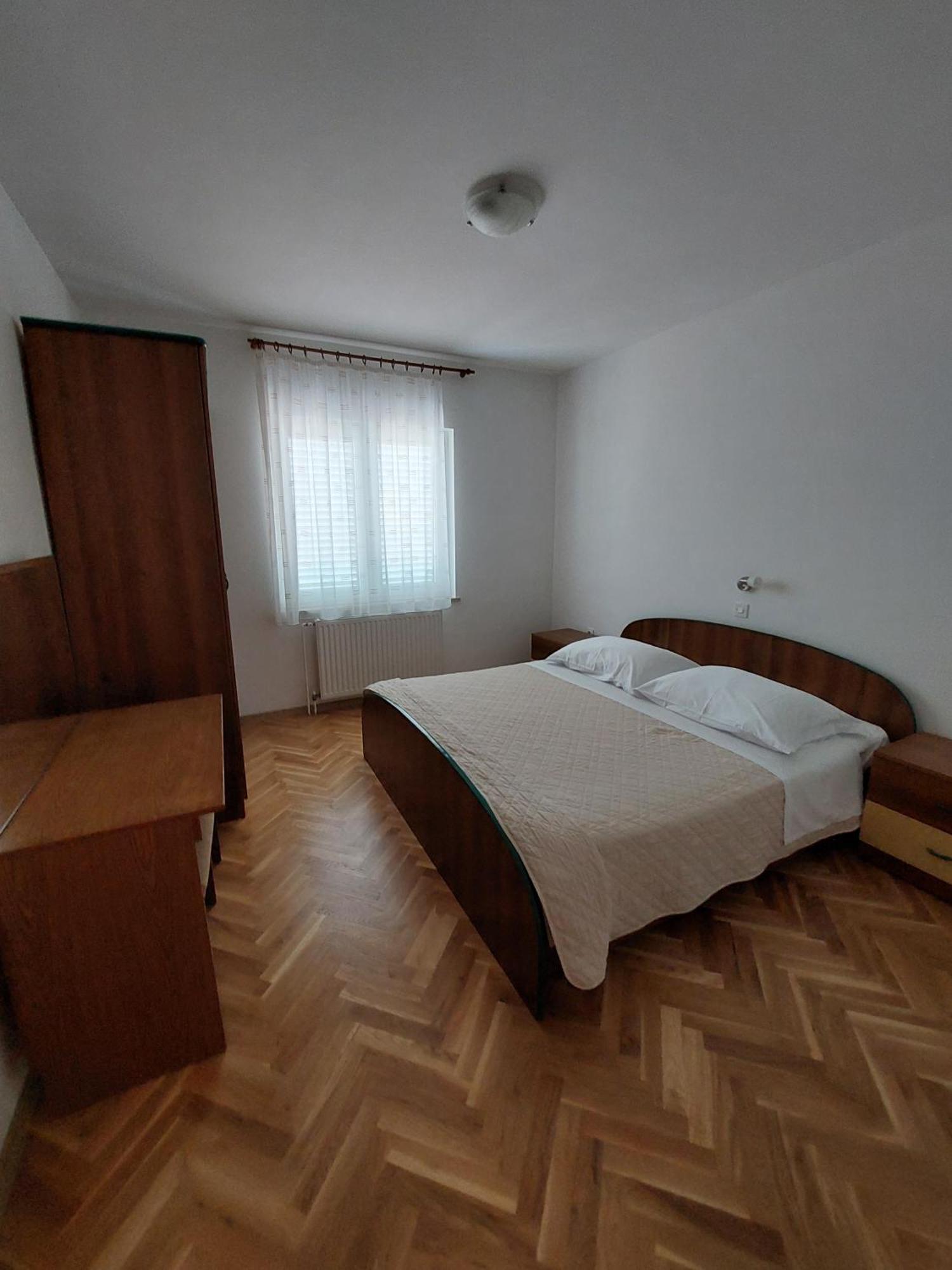 Apartments Mlacovic Rab Town Bagian luar foto