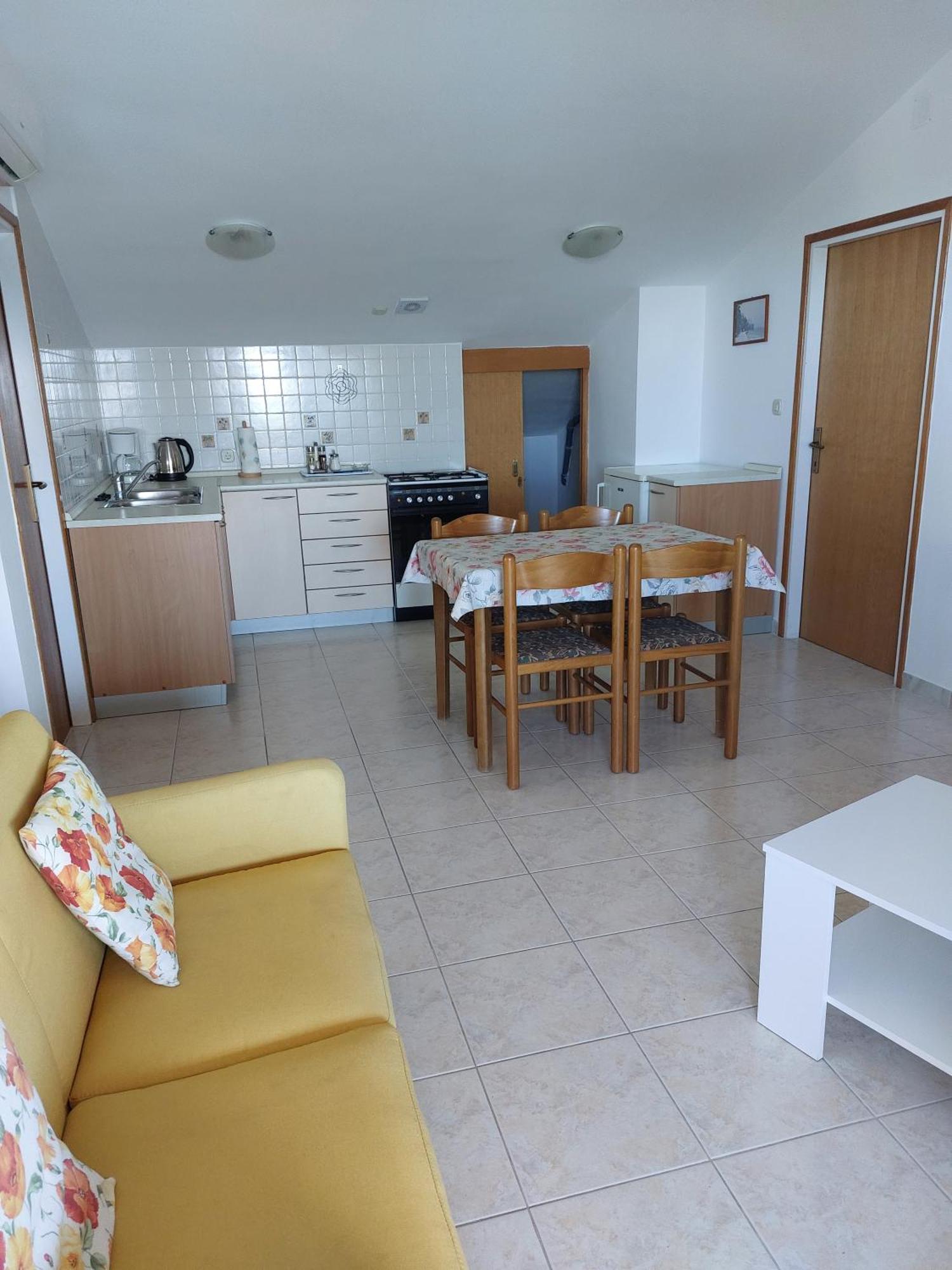 Apartments Mlacovic Rab Town Bagian luar foto