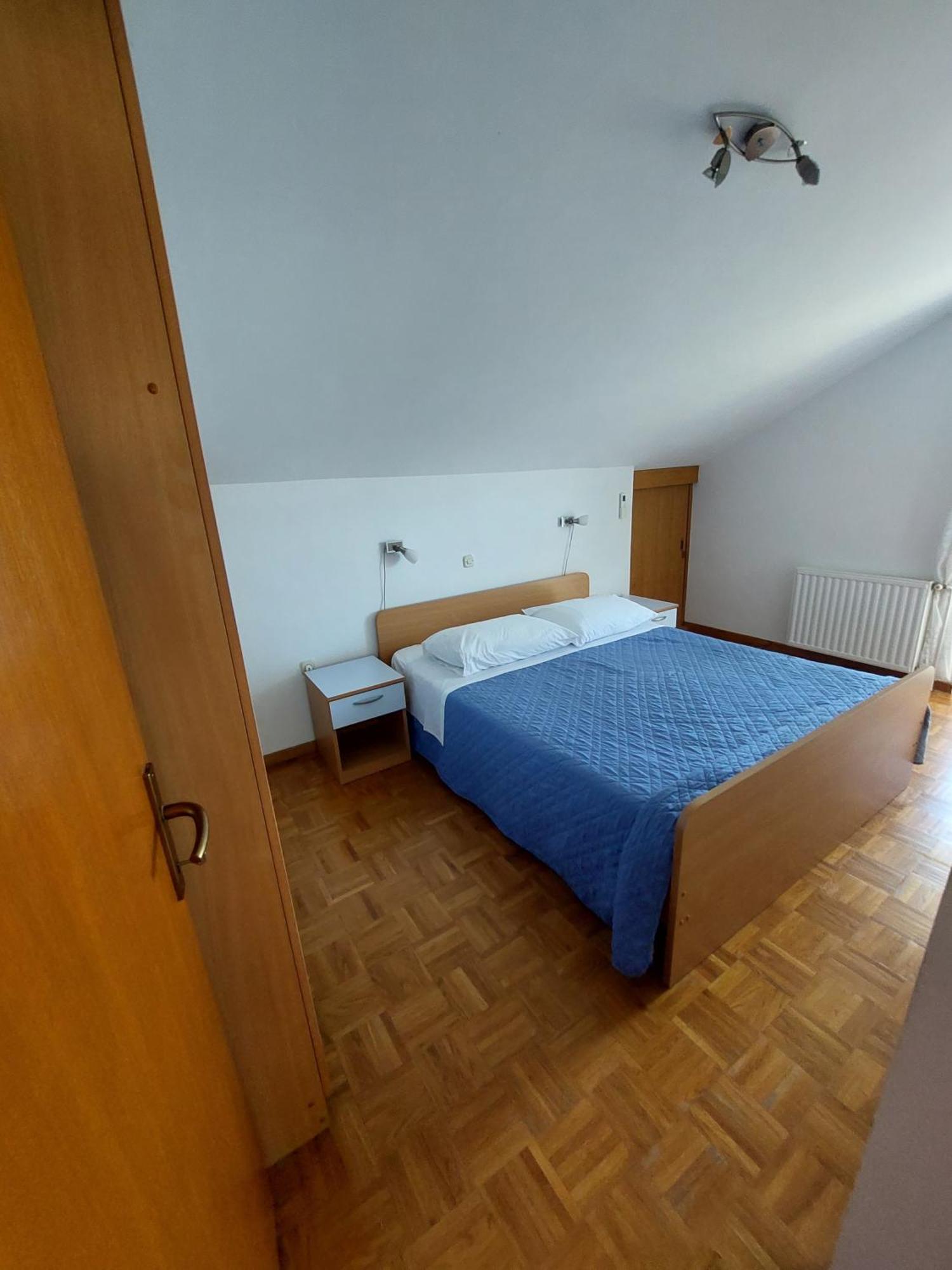 Apartments Mlacovic Rab Town Bagian luar foto