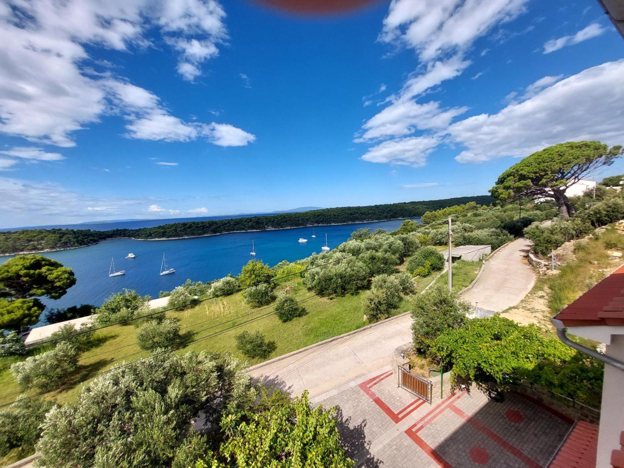 Apartments Mlacovic Rab Town Bagian luar foto