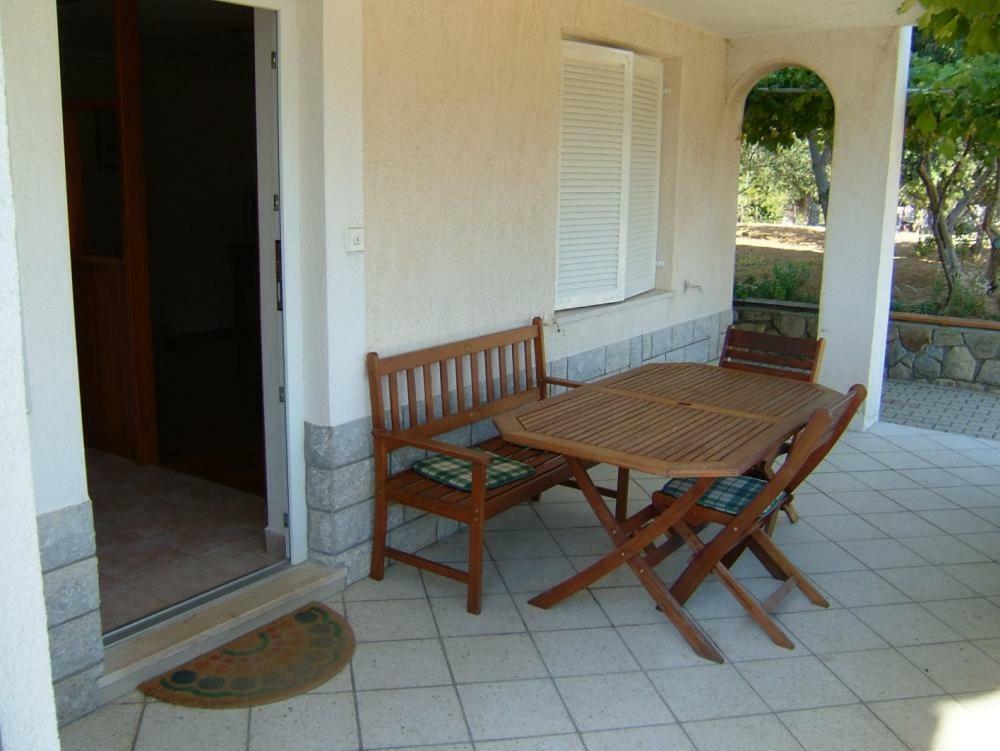 Apartments Mlacovic Rab Town Bagian luar foto