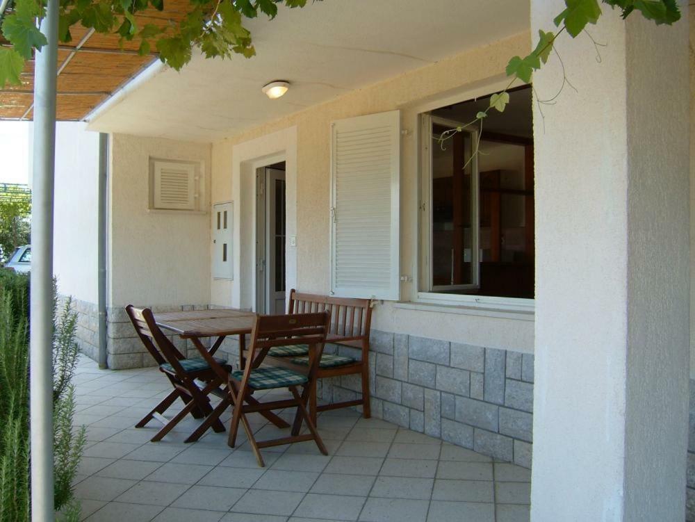 Apartments Mlacovic Rab Town Bagian luar foto