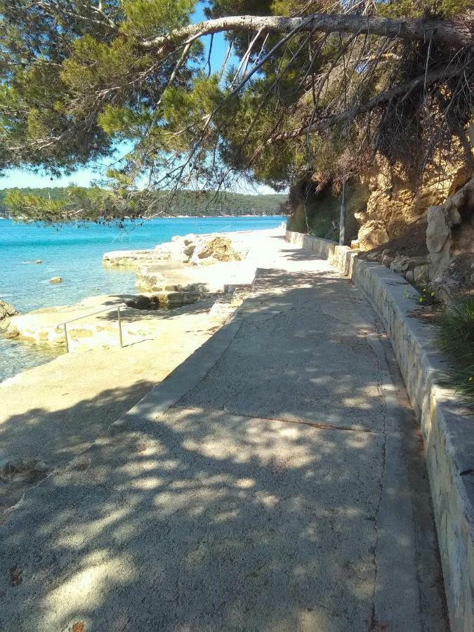 Apartments Mlacovic Rab Town Bagian luar foto