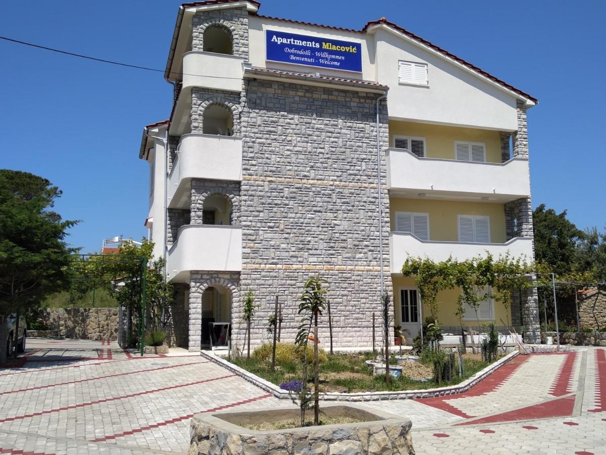 Apartments Mlacovic Rab Town Bagian luar foto