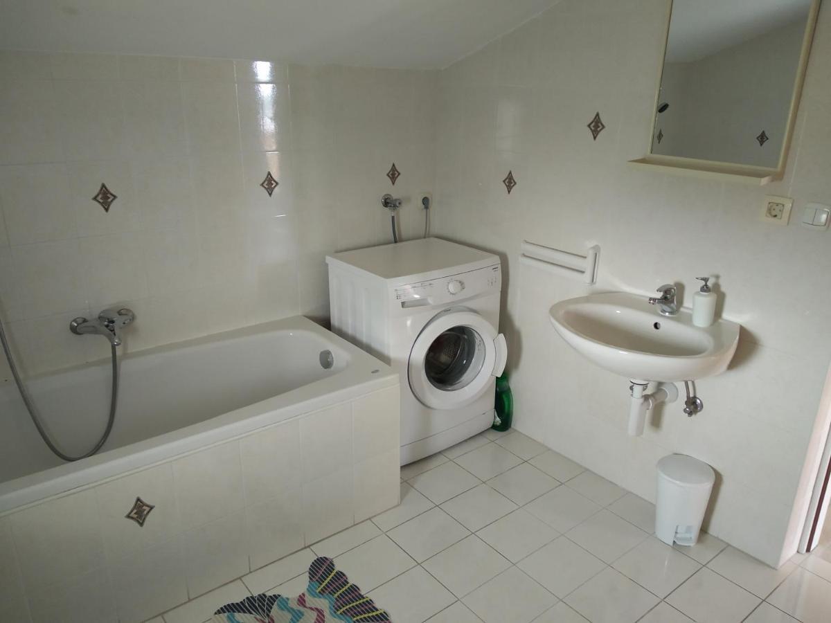 Apartments Mlacovic Rab Town Bagian luar foto